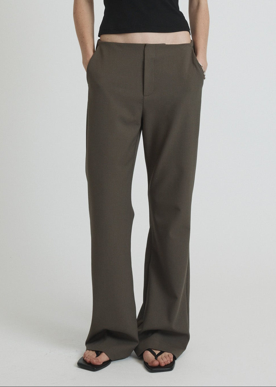 jordan trouser in taupe suiting twill
