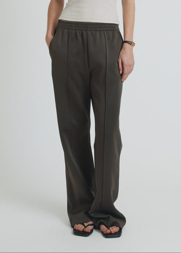 drew track pant in gravel